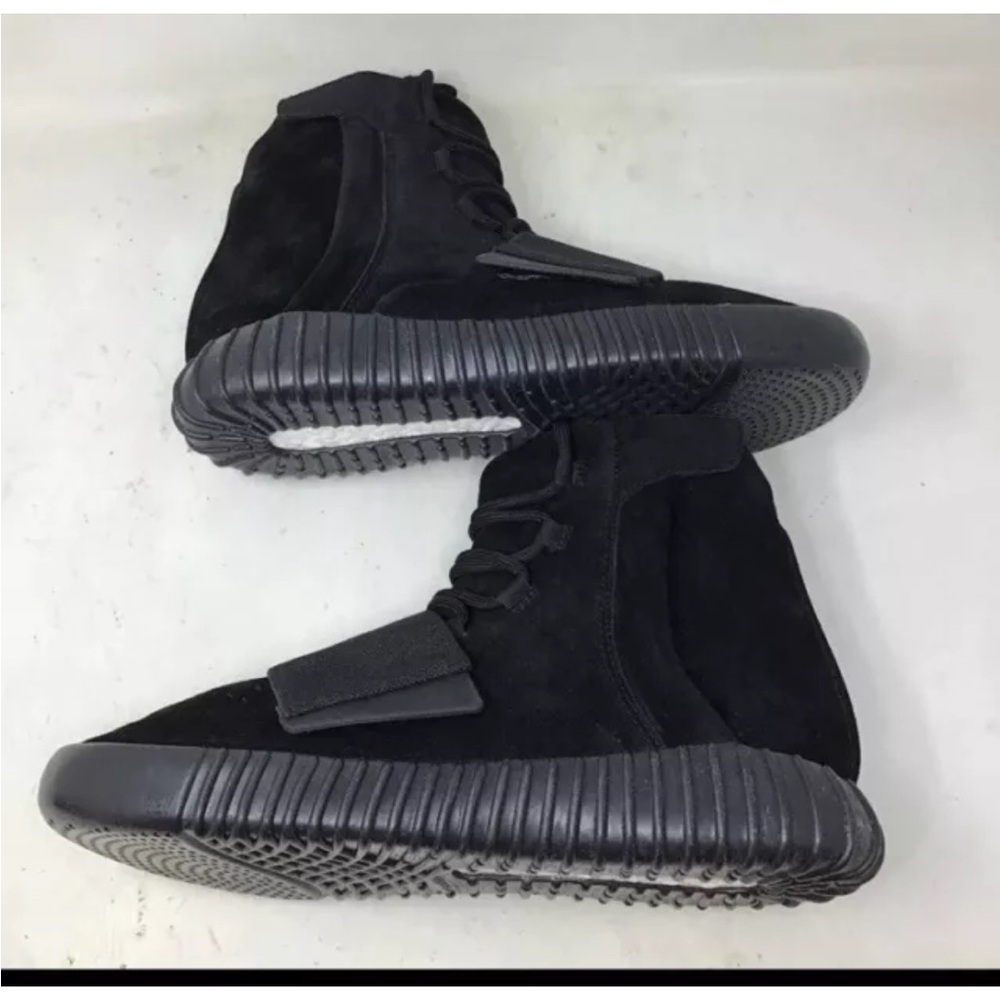 Yeezy 750 size 6 mens /7.5 womens